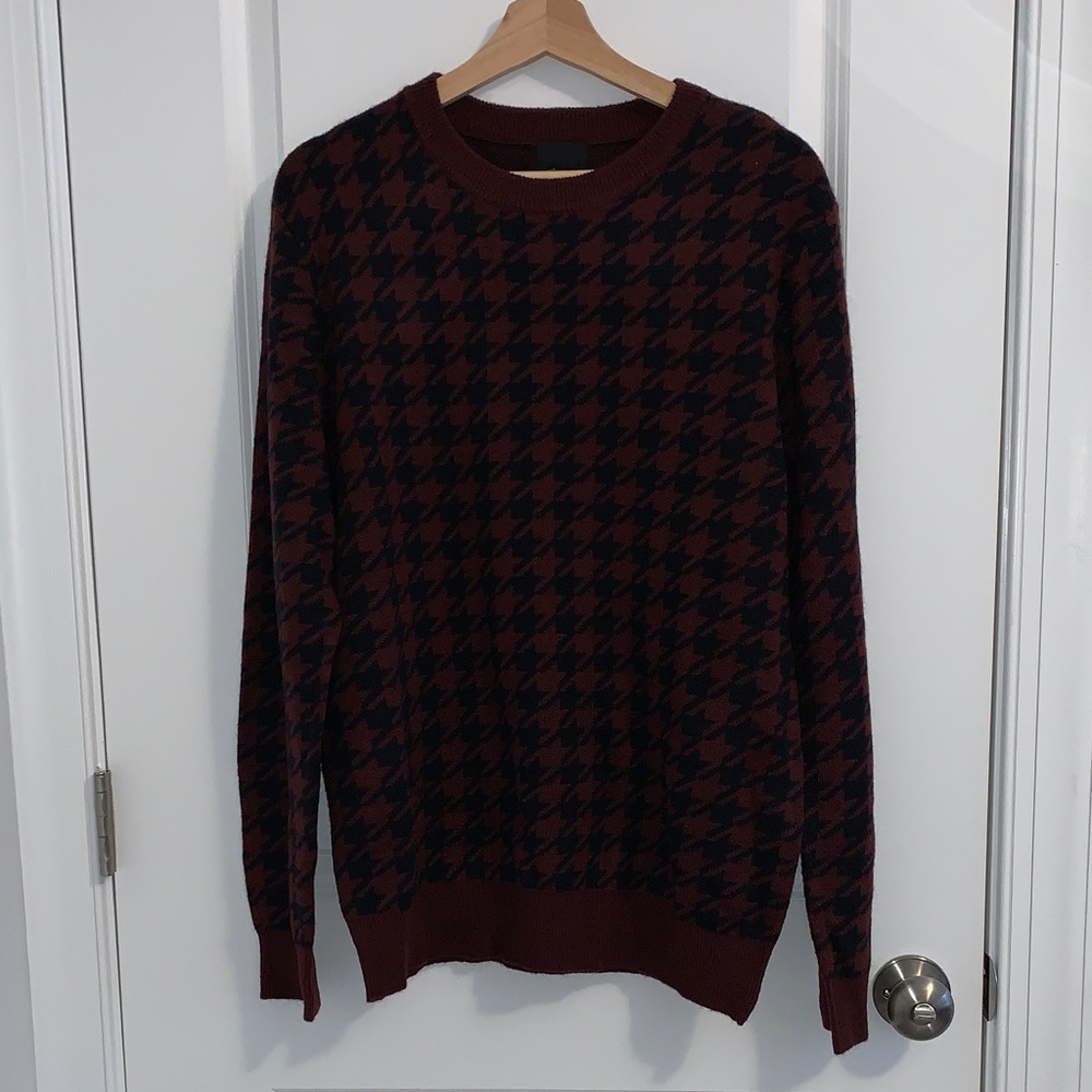 H&M Men’s burgundy & black houndstooth sweater EUC size L